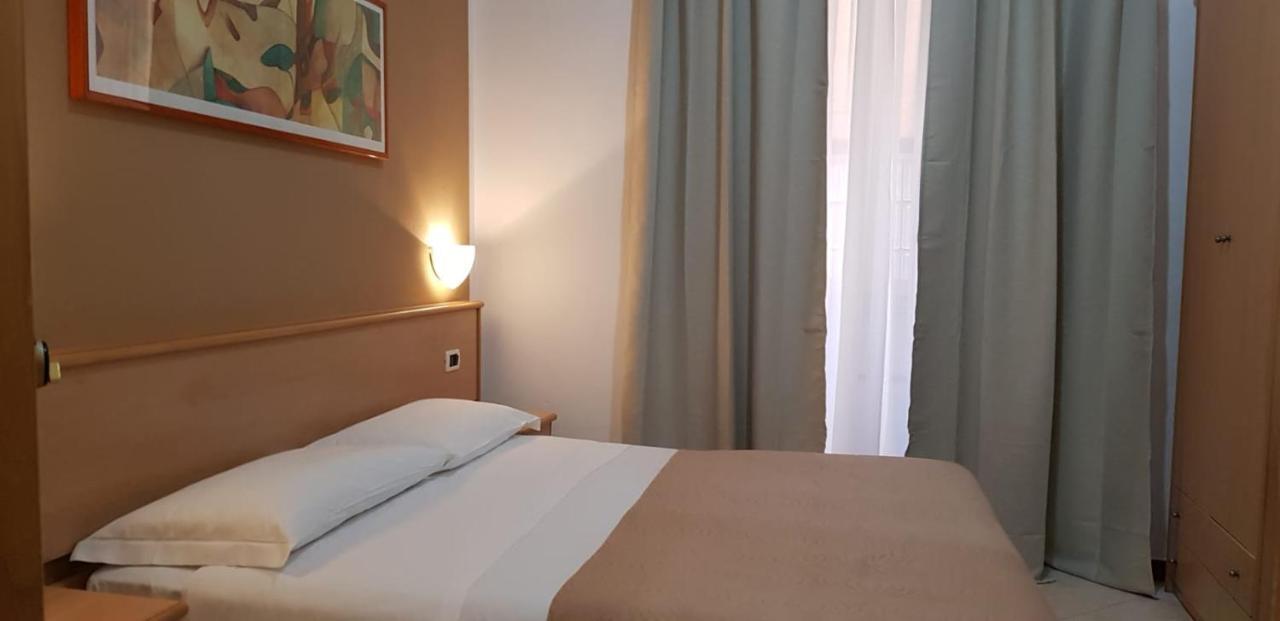 Hotel Astor Pisa Esterno foto